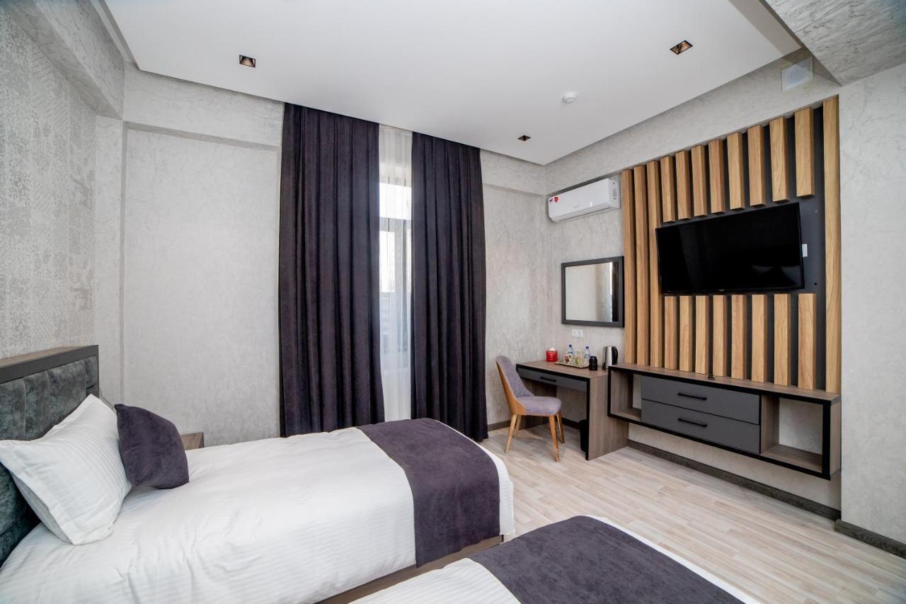 Hotel New York Tashkent Exterior photo