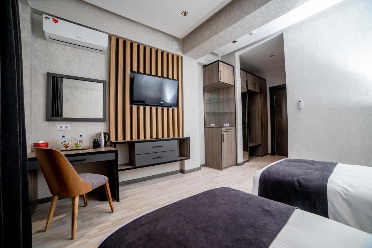 Hotel New York Tashkent Exterior photo