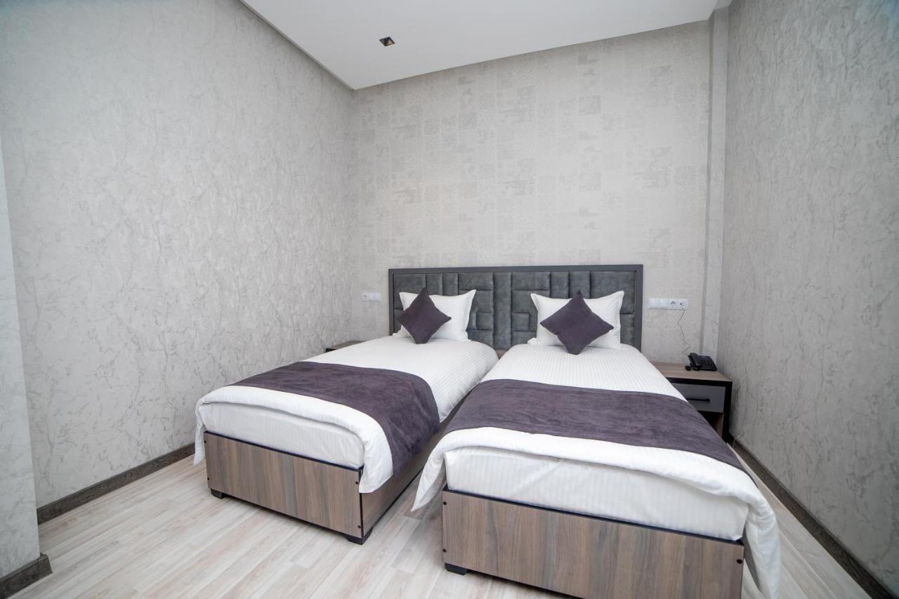 Hotel New York Tashkent Exterior photo