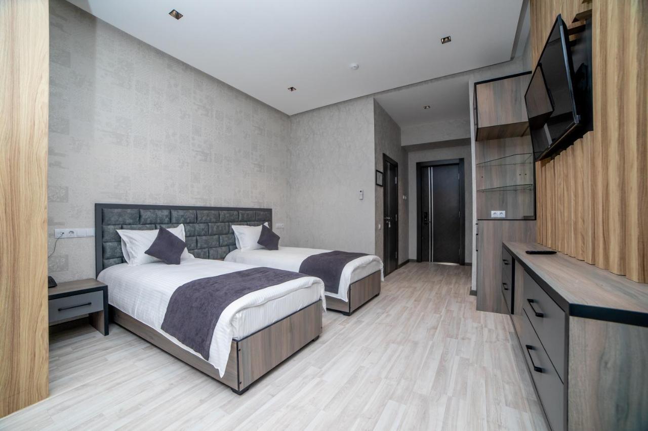 Hotel New York Tashkent Exterior photo
