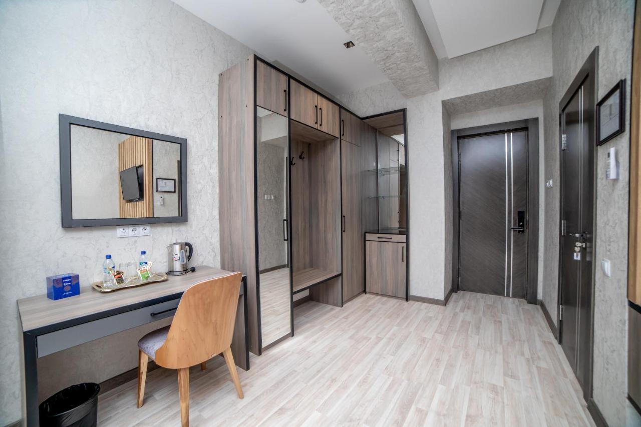 Hotel New York Tashkent Exterior photo
